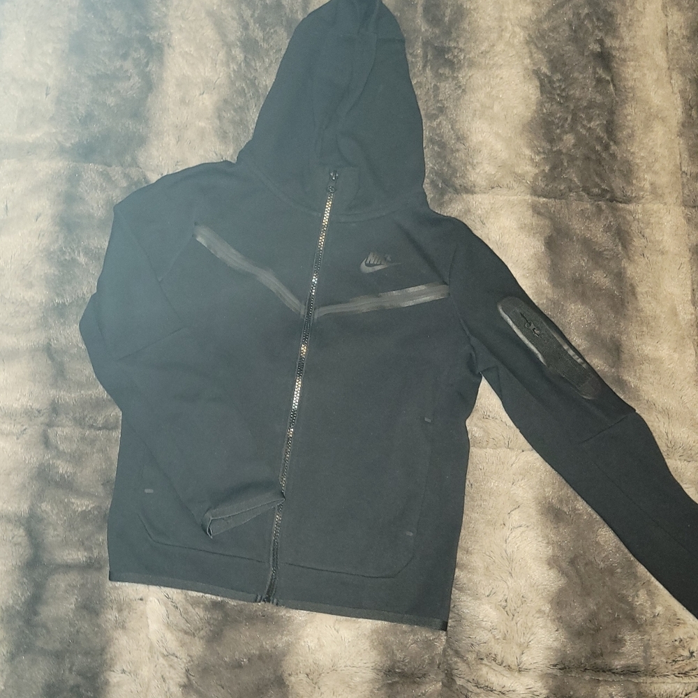 Nike Sports Tech Fleece